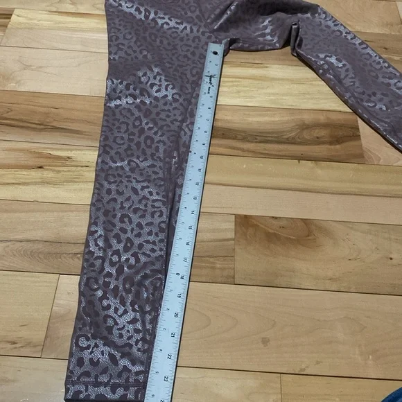 Zyia Leopard Print Leggings - Picture 5 of 8